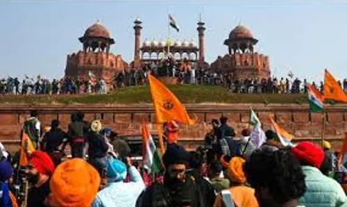 लाल किला हिंसा में दीप सिद्ध समेत 25 आरोपियों की पहचान लाल किला हिंसा में दीप सिद्ध समेत 25 आरोपियों की पहचान