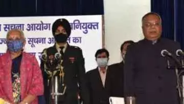 उत्तर प्रदेश के नये सूचना आयुक्त ने संभाला पदभार उत्तर प्रदेश के नये सूचना आयुक्त ने संभाला पदभार