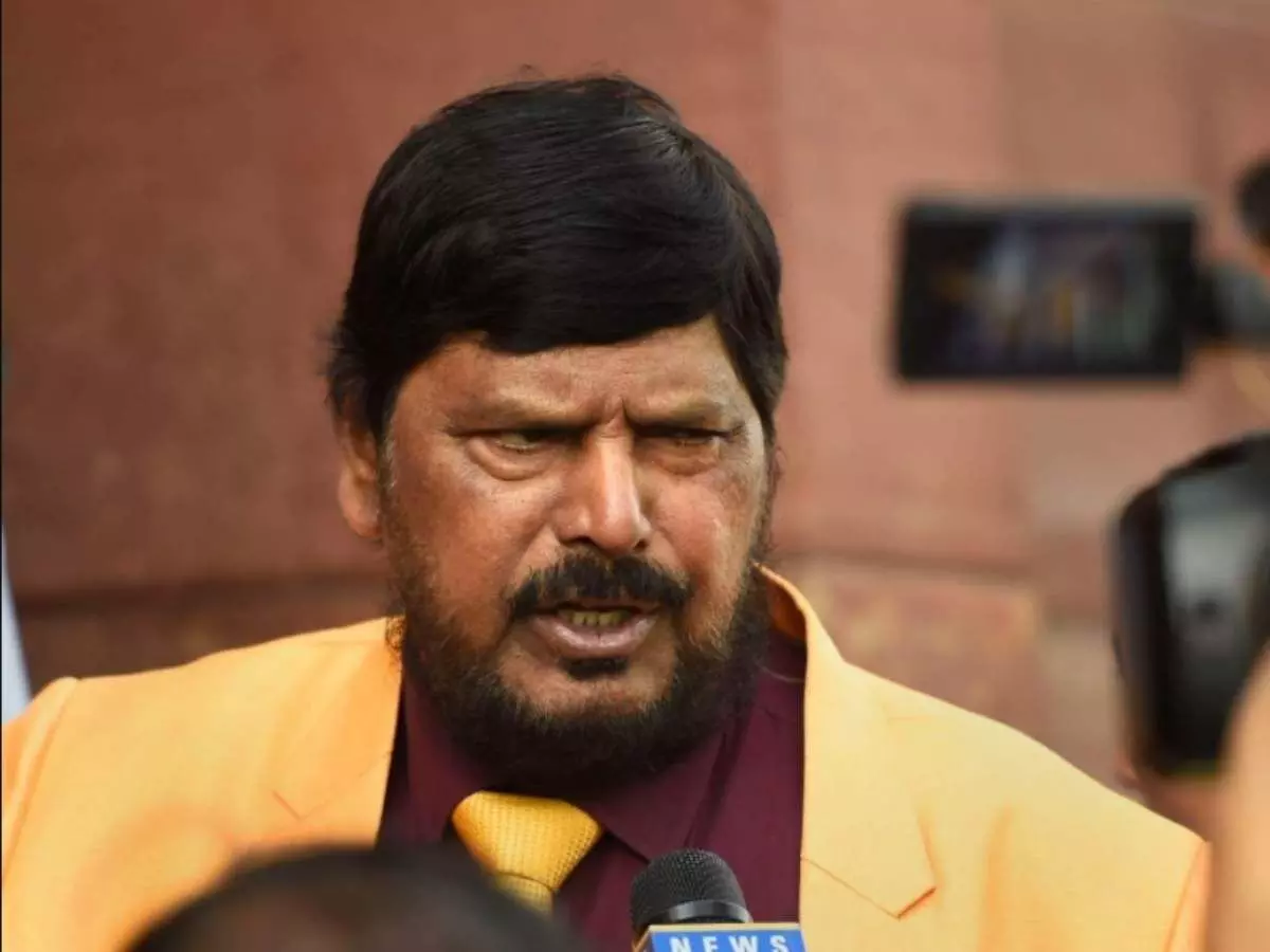 गुलाम नबी आजाद की सेवानिवृत्ति पर रामदास अठावले बोले- राज्यसभा को आपकी जरूरत, कांग्रेस वापस नहीं लाती है तो हम लाएंगे गुलाम नबी आजाद की सेवानिवृत्ति पर रामदास अठावले बोले- राज्यसभा को आपकी जरूरत, कांग्रेस वापस नहीं लाती है तो हम लाएंगे
