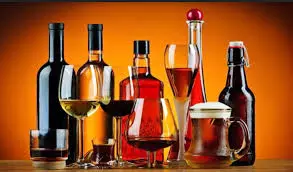 दिल्ली में शराब पर सरकार की टेढी नजर, 50 फीसदी तक महंगी हो सकती है शराब