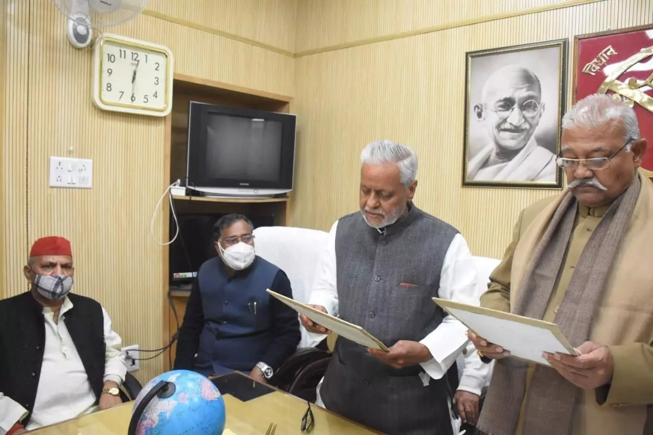 राजेंद्र चौधरी ने ली शपथ राजेंद्र चौधरी ने ली शपथ