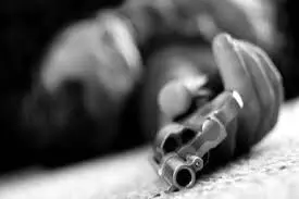 पीसीआर वैन में ही दरोगा ने खुद को गोली मारकर आत्महत्या की