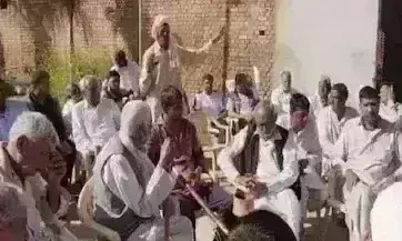 भाजपा नेताओं के बाद अब अफसरों को इस गांव में घुसने पर लगाई रोक भाजपा नेताओं के बाद अब अफसरों को इस गांव में घुसने पर लगाई रोक