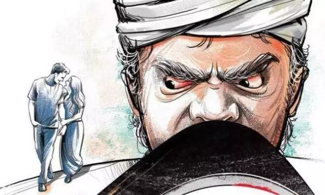 हरदोई में आनर किलिंग, बेटी का सिर लेकर थाने पहुंचा पिता हरदोई में आनर किलिंग, बेटी का सिर लेकर थाने पहुंचा पिता