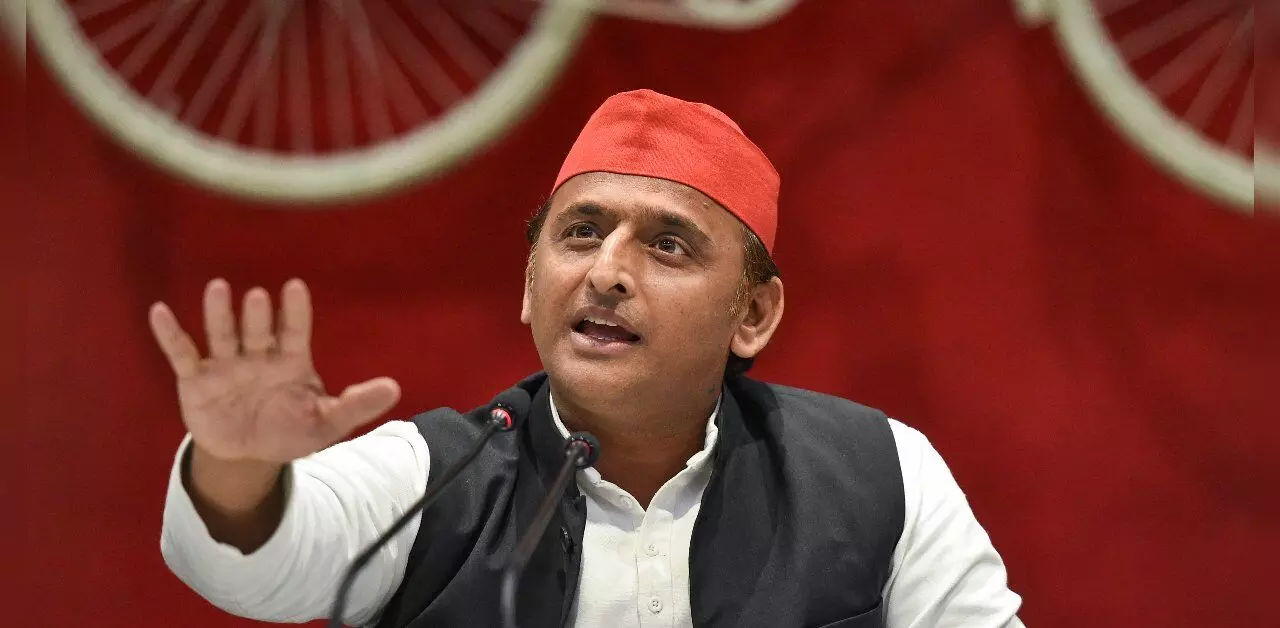 बसपा और कांग्रेस से रखेंगे दूरी : अखिलेश यादव बसपा और कांग्रेस से रखेंगे दूरी : अखिलेश यादव