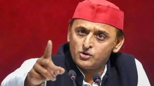 पत्रकारों से मारपीट के बाद ट्विीटर पर वीडियो में कहते दिखे अखिलेश यादव- हां मारा है पत्रकारों से मारपीट के बाद ट्विीटर पर वीडियो में कहते दिखे अखिलेश यादव- हां मारा है