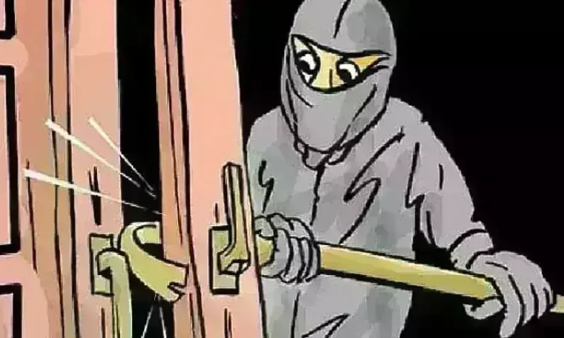 VIDEO VIRAL-बिजली विभाग को चूना लगाकर उड़ गया चोर, देखें दिलचस्प वीडियो... VIDEO VIRAL-बिजली विभाग को चूना लगाकर उड़ गया चोर, देखें दिलचस्प वीडियो...