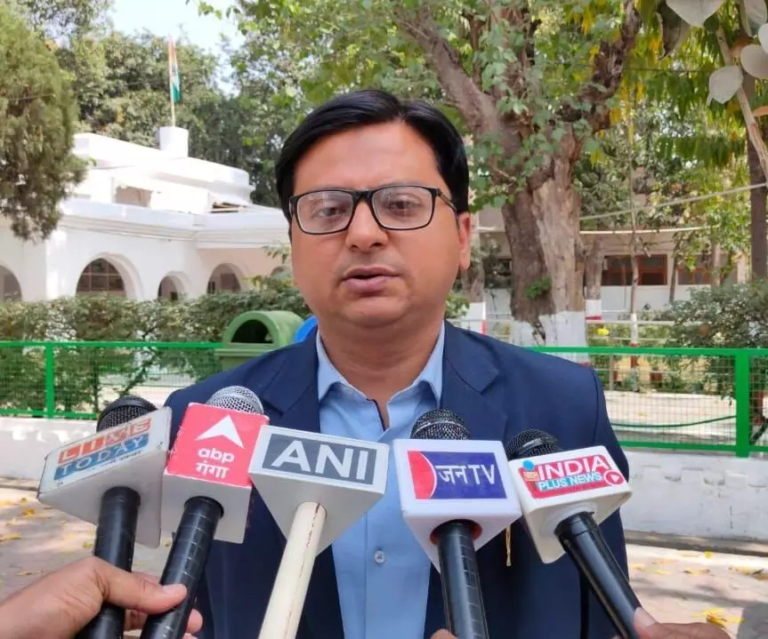 वसीम रिजवी के खिलाफ पूर्व सभासद ने दी तहरीर वसीम रिजवी के खिलाफ पूर्व सभासद ने दी तहरीर