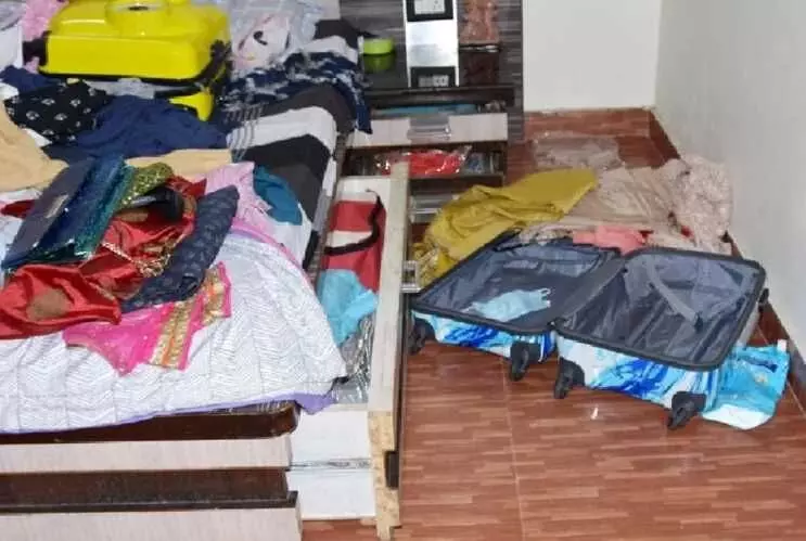भाजपा नेता का नौकर समेट ले गया चालीस लाख का माल भाजपा नेता का नौकर समेट ले गया चालीस लाख का माल