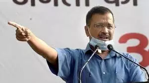 दिल्ली में कोरोना के मामले बढने के बाद केजरीवाल ने बुलाई आपात बैठक दिल्ली में कोरोना के मामले बढने के बाद केजरीवाल ने बुलाई आपात बैठक