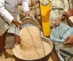 दिल्ली में घर पर राशन पहुंचाने की योजना पर केंद्र ने लगाई रोक दिल्ली में घर पर राशन पहुंचाने की योजना पर केंद्र ने लगाई रोक