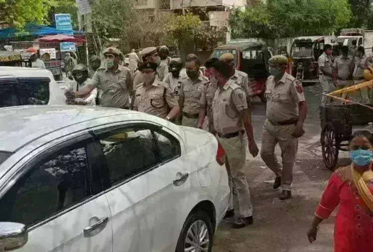 दिल्ली जीटीबी अस्पताल में लाइव एनकाउंटर, एक बदमाश ढेर दिल्ली जीटीबी अस्पताल में लाइव एनकाउंटर, एक बदमाश ढेर