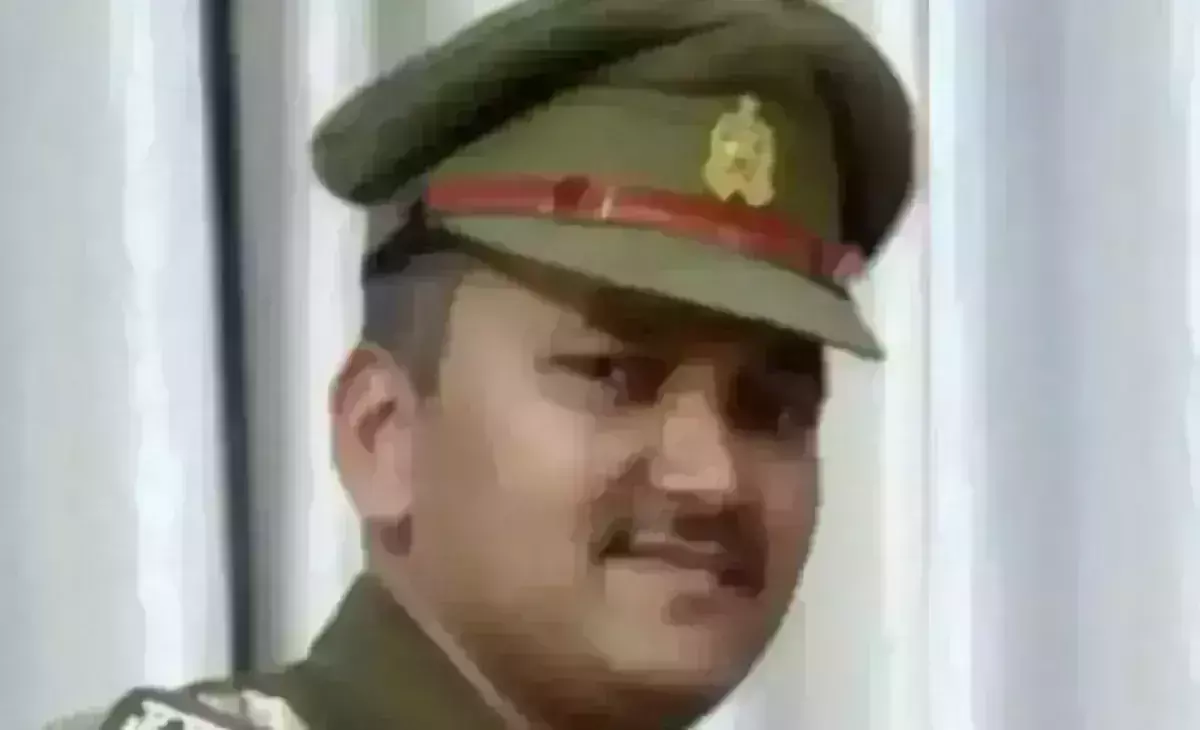 शहीद दरोगा प्रशांत का अंतिम संस्कार, बहन बोली बदला लूंगी शहीद दरोगा प्रशांत का अंतिम संस्कार, बहन बोली बदला लूंगी