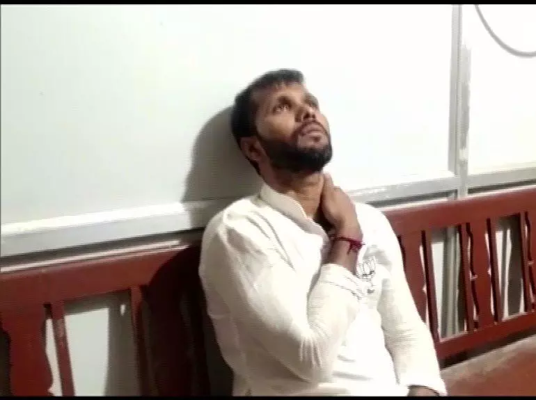 प बंगाल में भाजपा प्रत्याशी क्रिकेटर अशोक डिंडा पर हमला प बंगाल में भाजपा प्रत्याशी क्रिकेटर अशोक डिंडा पर हमला