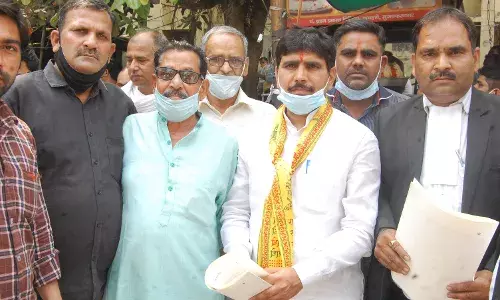 गांव-गांव चुनावी बयार, नामांकन को लगी लंबी कतार गांव-गांव चुनावी बयार, नामांकन को लगी लंबी कतार