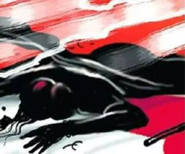 दुष्कर्म और हत्या के बाद शव जंगल में फेंका दुष्कर्म और हत्या के बाद शव जंगल में फेंका