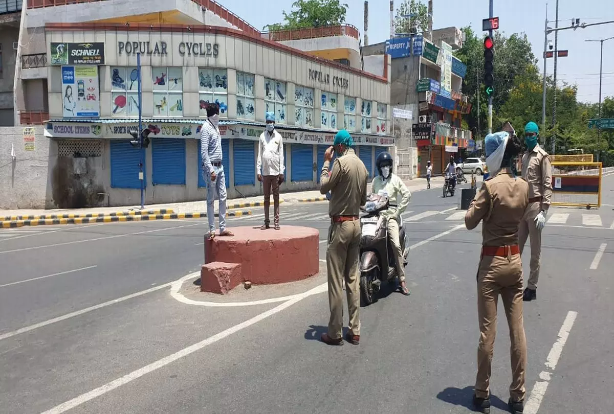 बांग्लादेश में लॉकडाउन लागू, नेपाल में तैयारी बांग्लादेश में लॉकडाउन लागू, नेपाल में तैयारी