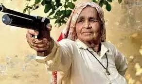 शूटर दादी चंद्रो तोमर कोरोना पॉजिटिव शूटर दादी चंद्रो तोमर कोरोना पॉजिटिव