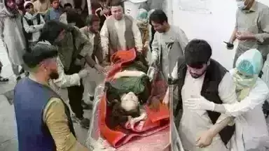 स्कूल के पास बम धमाके में 25 की मौत स्कूल के पास बम धमाके में 25 की मौत