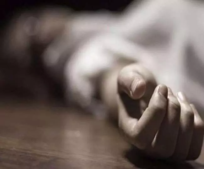 आवासीय स्कूल में दो सौ शव दबे मिलने से सनसनी आवासीय स्कूल में दो सौ शव दबे मिलने से सनसनी