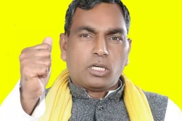ओम प्रकाश राजभर ने भाजपा को बताया डूबती हुई नैया ओम प्रकाश राजभर ने भाजपा को बताया डूबती हुई नैया