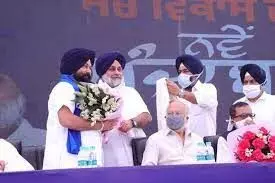अकाली दल और बसपा पंजाब में मिलकर लड़ेंगे 2022 का चुनाव अकाली दल और बसपा पंजाब में मिलकर लड़ेंगे 2022 का चुनाव