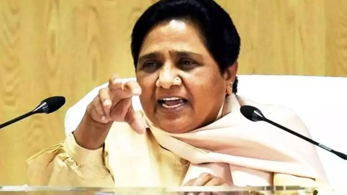 ओवैसी की पार्टी से गठबंधन नहीं, अकेले लडेगी बसपा : मायावती ओवैसी की पार्टी से गठबंधन नहीं, अकेले लडेगी बसपा : मायावती