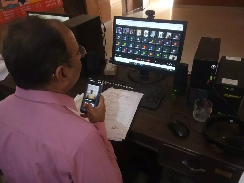 खंड शिक्षा अधिकारी (सदर) ने नवनिर्वाचित प्रधानो को समझाया आपरेशन कायाकल्प खंड शिक्षा अधिकारी (सदर) ने नवनिर्वाचित प्रधानो को समझाया आपरेशन कायाकल्प