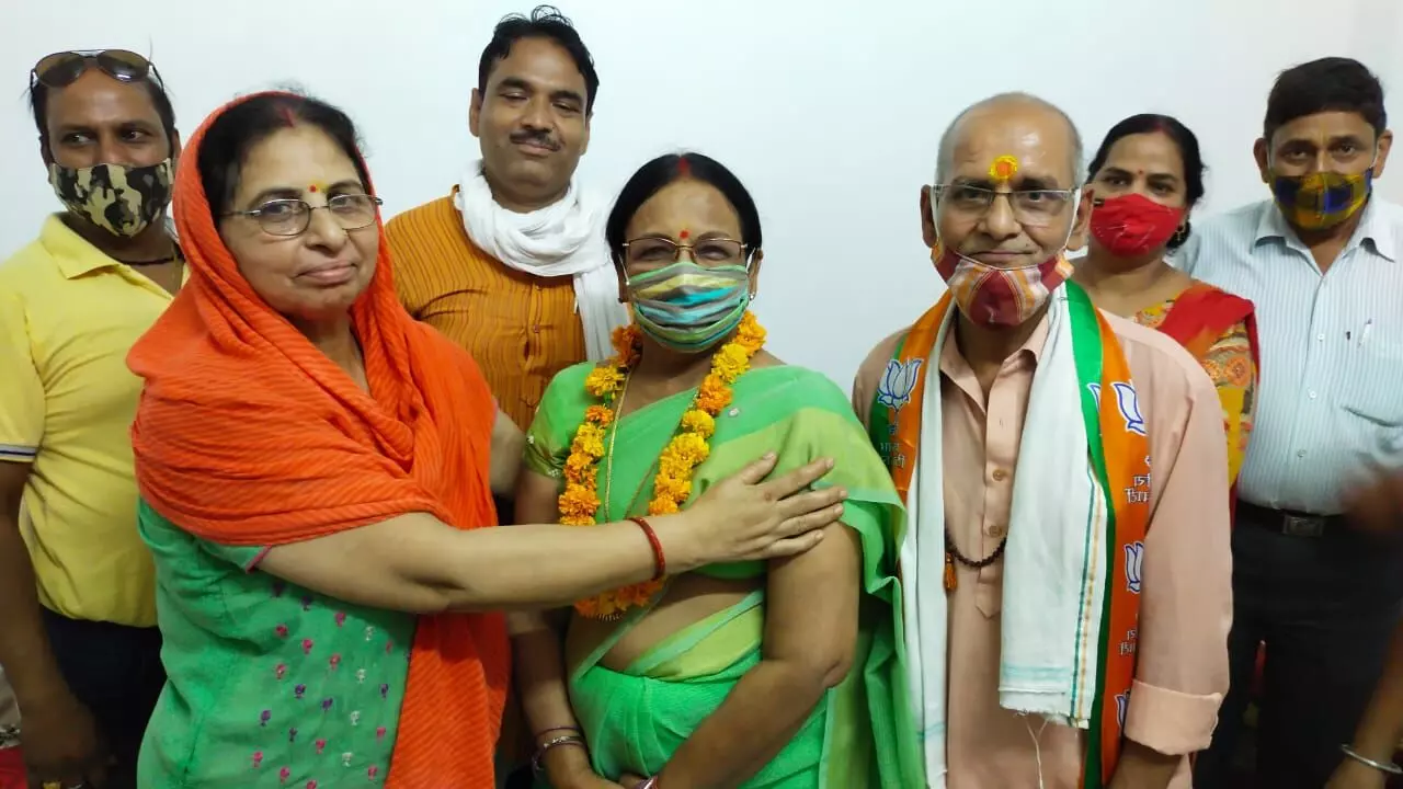 चेयरपर्सन अंजू अग्रवाल ने किया कोरोना टीकाकरण कैम्प का शुभारंभ चेयरपर्सन अंजू अग्रवाल ने किया कोरोना टीकाकरण कैम्प का शुभारंभ