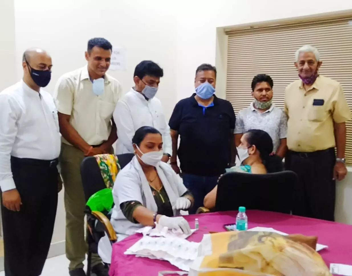 कपिल देव अग्रवाल ने किया कोरोना वैक्सीनेशन कैंप का उद्घाटन कपिल देव अग्रवाल ने किया कोरोना वैक्सीनेशन कैंप का उद्घाटन