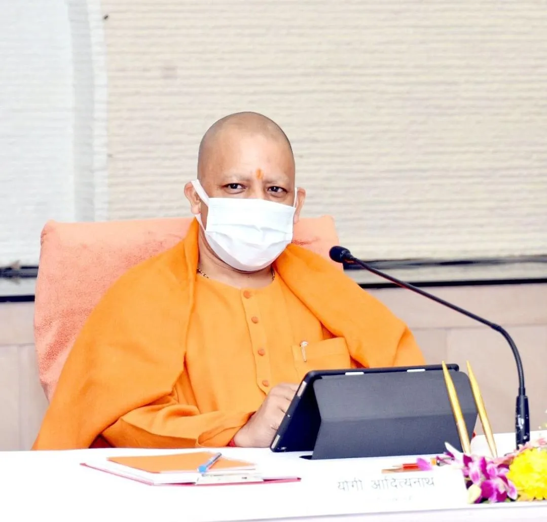 कौन बड़ा हिंदू पर योगी और अखिलेश में जुबानी जंग कौन बड़ा हिंदू पर योगी और अखिलेश में जुबानी जंग