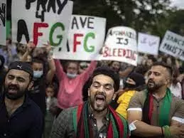 बाइडेन पर धोखे का आरोप लगा अफगानिस्तान के लोगों ने वाइट हाउस के बाहर प्रदर्शन बाइडेन पर धोखे का आरोप लगा अफगानिस्तान के लोगों ने वाइट हाउस के बाहर प्रदर्शन