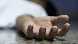 2 मासूम बेटों को मारकर पिता ने खंडहर में फांसी लगाकर जान दी 2 मासूम बेटों को मारकर पिता ने खंडहर में फांसी लगाकर जान दी