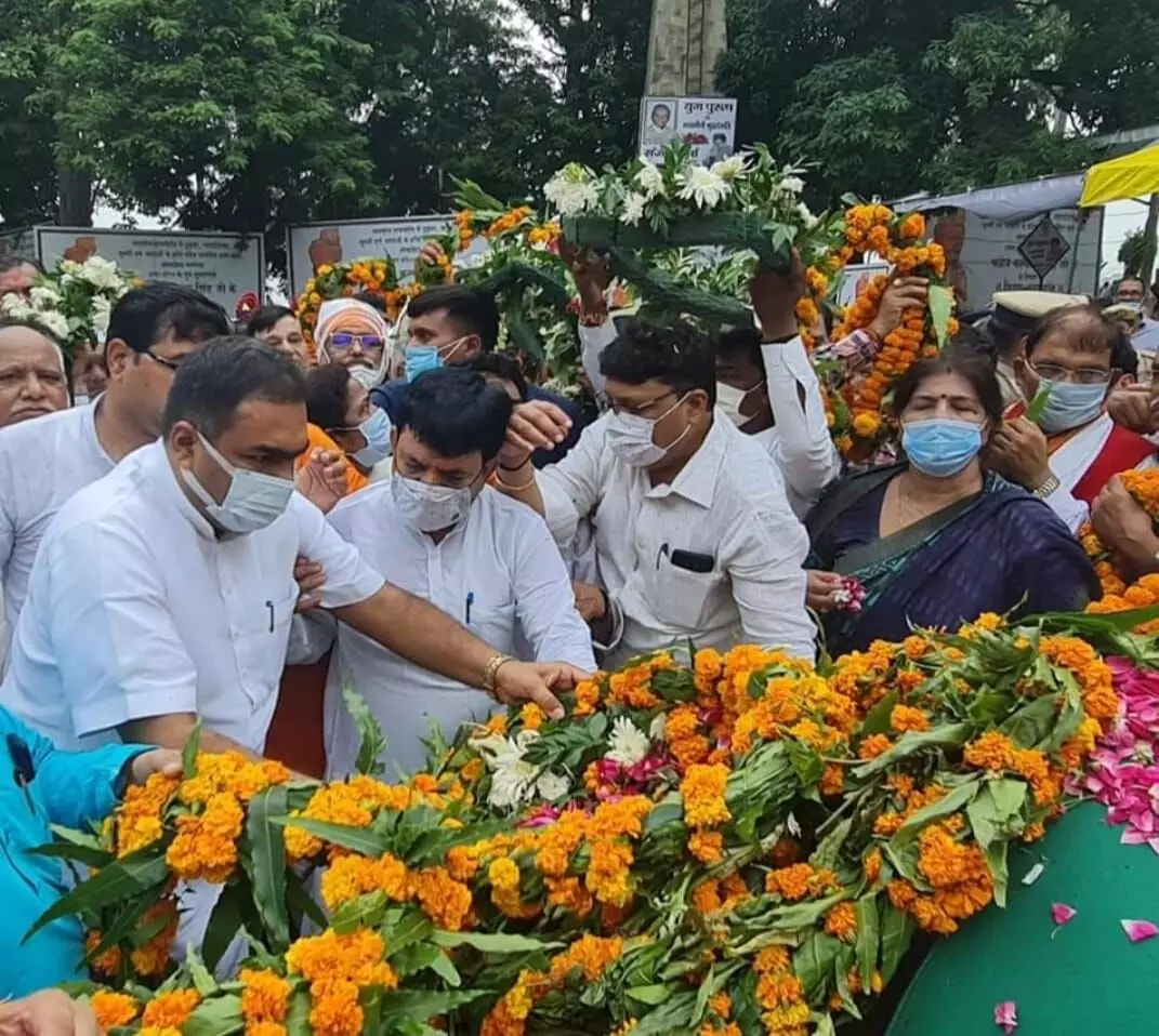 कपिल देव अग्रवाल ने भी कल्याण सिंह को दी श्रद्धांजलि कपिल देव अग्रवाल ने भी कल्याण सिंह को दी श्रद्धांजलि