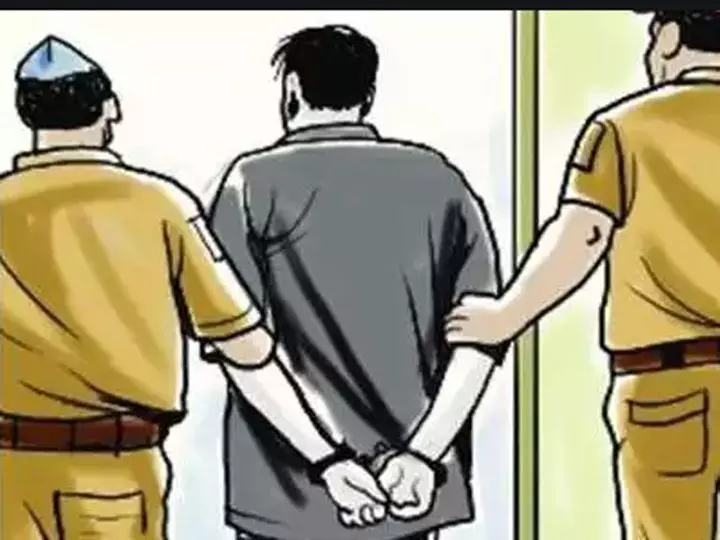 सस्ते मोबाइल के नाम पर करोड़ों रुपये की ठगी करने वाला गिरफ्तार सस्ते मोबाइल के नाम पर करोड़ों रुपये की ठगी करने वाला गिरफ्तार