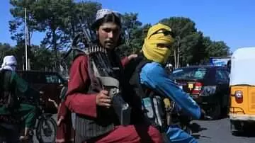 खतरनाक हथियार छोडकर भागी अमेरिकी फौज, तालिबान ने कब्जाए