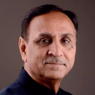गुजरात के मुख्यमंत्री विजय रुपाणी ने दिया इस्तीफा गुजरात के मुख्यमंत्री विजय रुपाणी ने दिया इस्तीफा