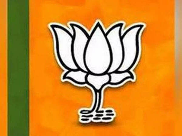 प. बंगाल में बीजेपी सांसद अर्जुन सिंह के घर पर फिर फेंके बम प. बंगाल में बीजेपी सांसद अर्जुन सिंह के घर पर फिर फेंके बम