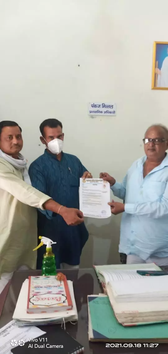 सम्राट मिहिर भोज की प्रतिमा का अनावरण गूर्जर समाज द्वारा किए जाने पर रोष सम्राट मिहिर भोज की प्रतिमा का अनावरण गूर्जर समाज द्वारा किए जाने पर रोष