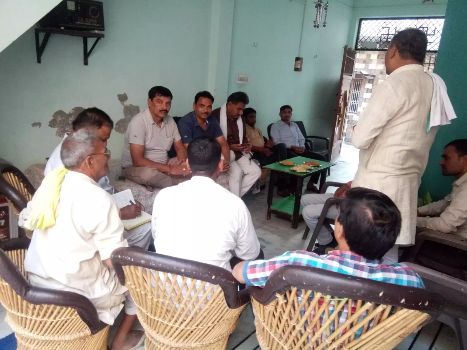 अखिल भारतीय धनगर महासभा ने किया भाजपा नेता का घेराव अखिल भारतीय धनगर महासभा ने किया भाजपा नेता का घेराव