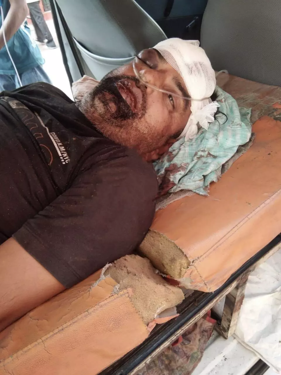 नाली के विवाद में खानदानी भाईयों में चले लाठी-डंडे, एक की मौत नाली के विवाद में खानदानी भाईयों में चले लाठी-डंडे, एक की मौत