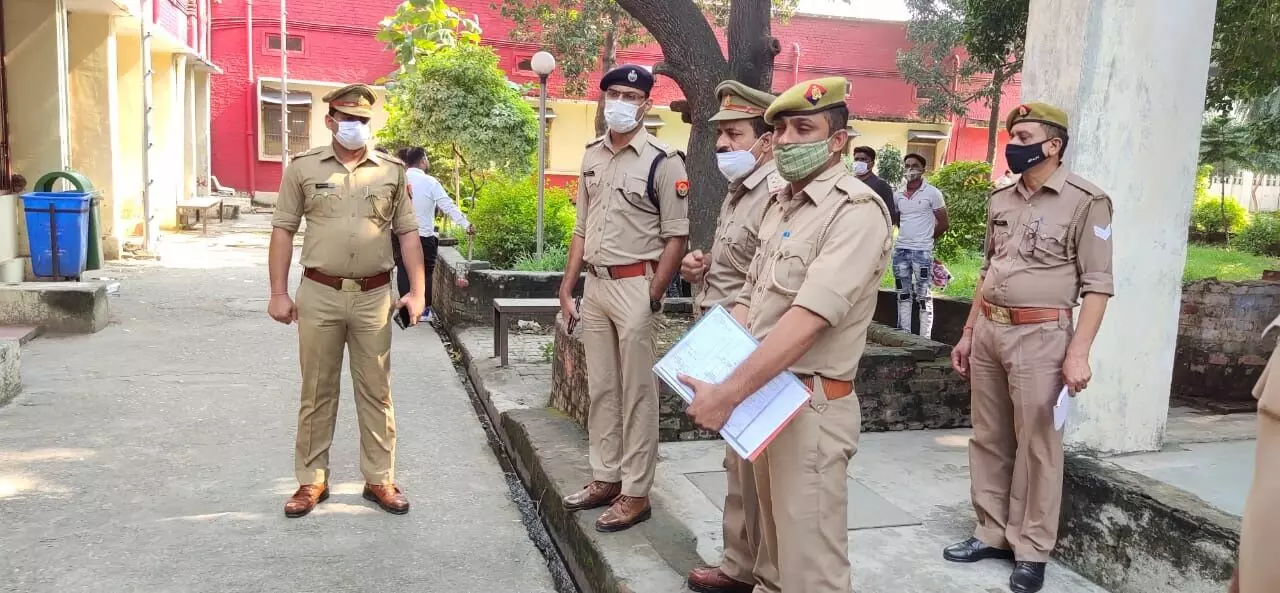 कचहरी परिसर में चला व्यापक चैकिंग अभियान