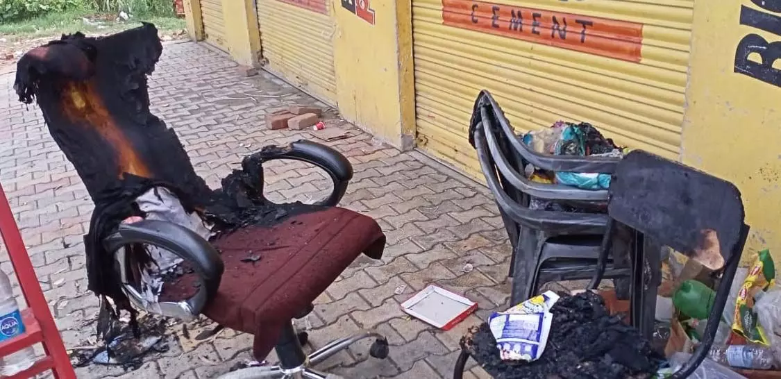 पचैंडा रोड स्थित  दुकान पर गिरी आकाशीय बिजली, हजारों का नुकसान