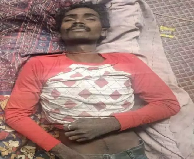 पचैंडा में कोल्हू पर फांसी पर झूलता मिला शव, मचा हडकम्प पचैंडा में कोल्हू पर फांसी पर झूलता मिला शव, मचा हडकम्प