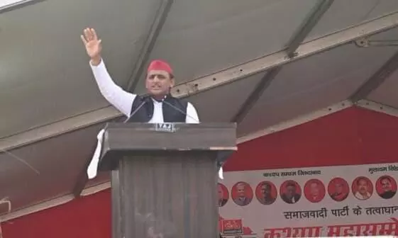 भाजपा ने पिछड़ों को धोखा दियाः अखिलेश यादव भाजपा ने पिछड़ों को धोखा दियाः अखिलेश यादव