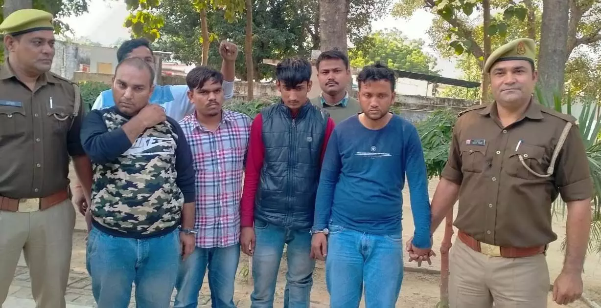 अपडेटः रामकुमार सर्राफ के यहां हुई चोरी का खुलासा, जानिये कैसे दिया वारदात को अंजाम अपडेटः रामकुमार सर्राफ के यहां हुई चोरी का खुलासा, जानिये कैसे दिया वारदात को अंजाम