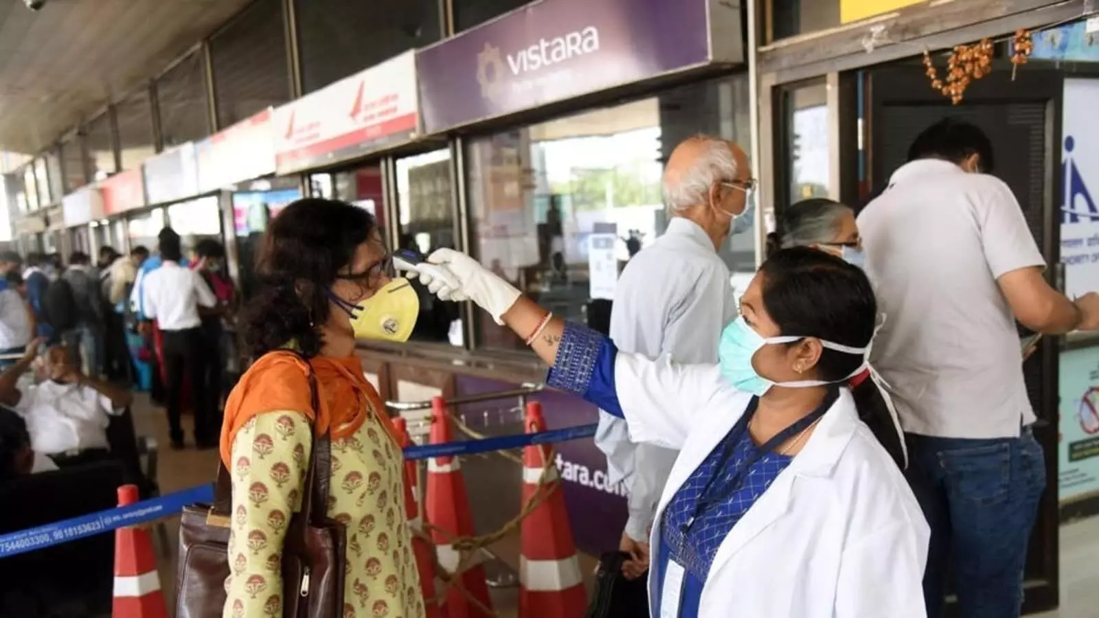 अमेरिका के 10 राज्यों में पहुंचा ओमिक्रोन अमेरिका के 10 राज्यों में पहुंचा ओमिक्रोन
