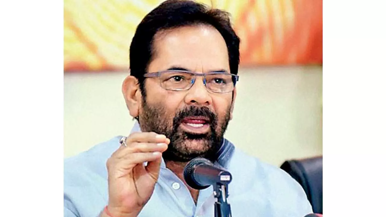 शादी की उम्र बढने का विरोध करने वालो पर नकवी का पलटवार- तालिबान सोच हिंदुस्तान मे नही चलेगी।