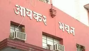 सपा एमएलसी पुष्पराज जैन के घर आयकर छापेमारी सपा एमएलसी पुष्पराज जैन के घर आयकर छापेमारी