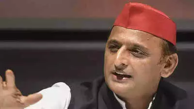 अखिलेश ने चंद्रशेखर के आरोप पर किया पलटवार अखिलेश ने चंद्रशेखर के आरोप पर किया पलटवार